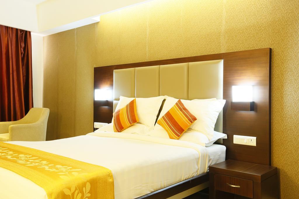 Hotel Moonlit Regency Thodupuzha Exterior photo
